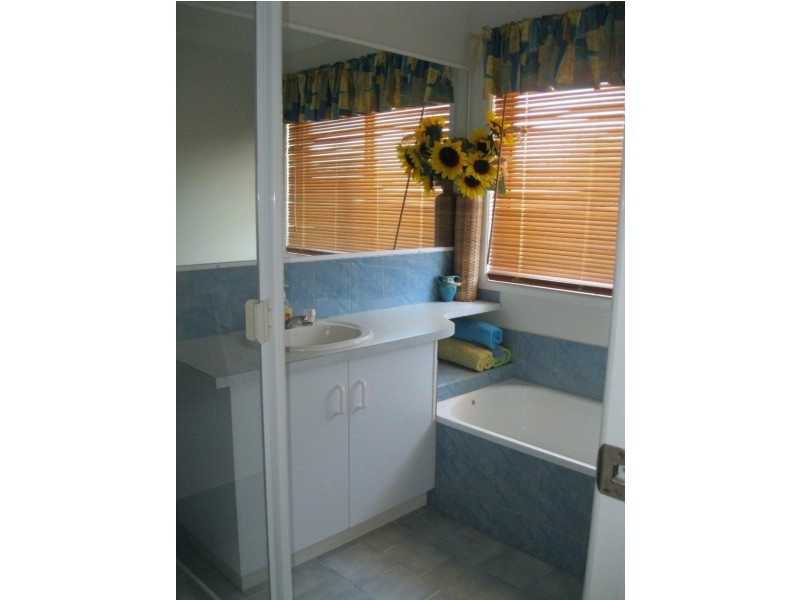 11 Eric Street, Cambooya QLD 4358