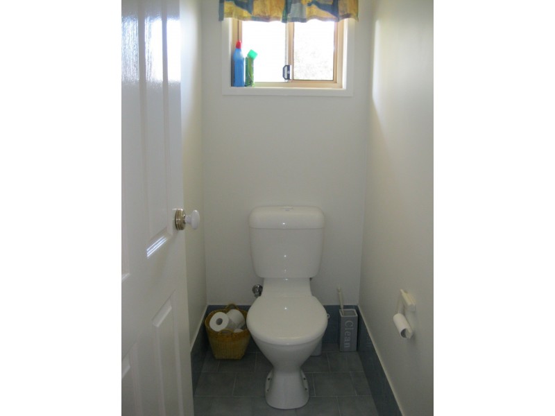 11 Eric Street, Cambooya QLD 4358