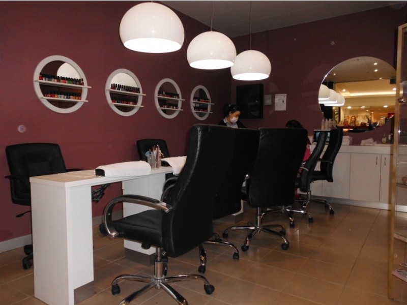 . Royal Nails and Beauty, Kearneys Spring QLD 4350