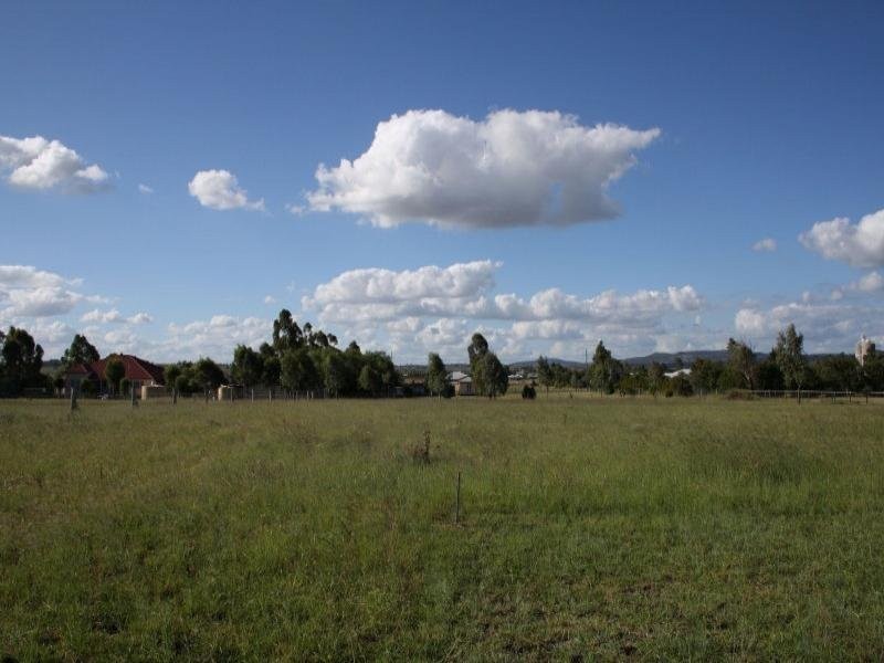 32 James Street, Cambooya QLD 4358