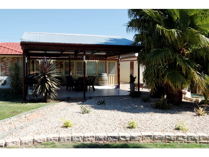 9 Carys Road, Glenvale QLD 4350