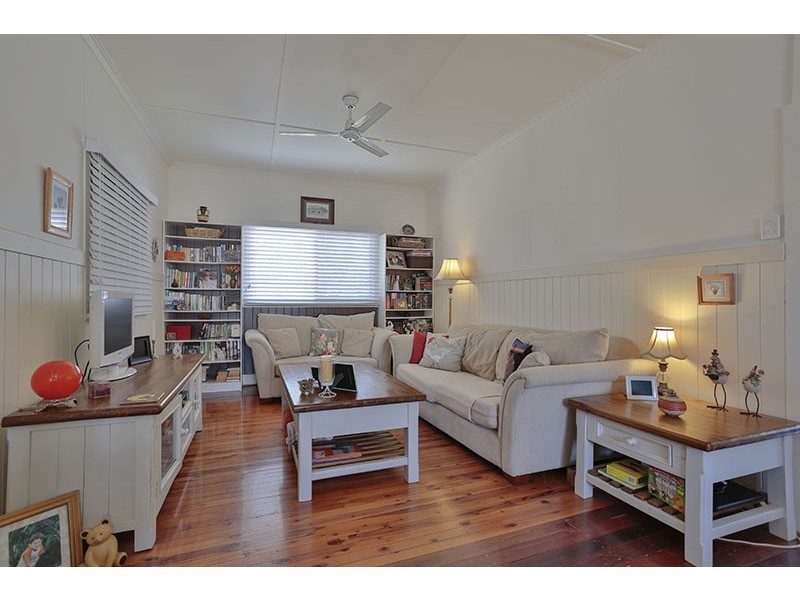 33 McIntyre Street, Centenary Heights QLD 4350