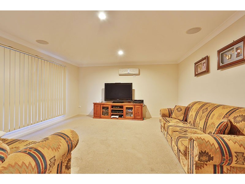 4 Barambah Street, Glenvale QLD 4350