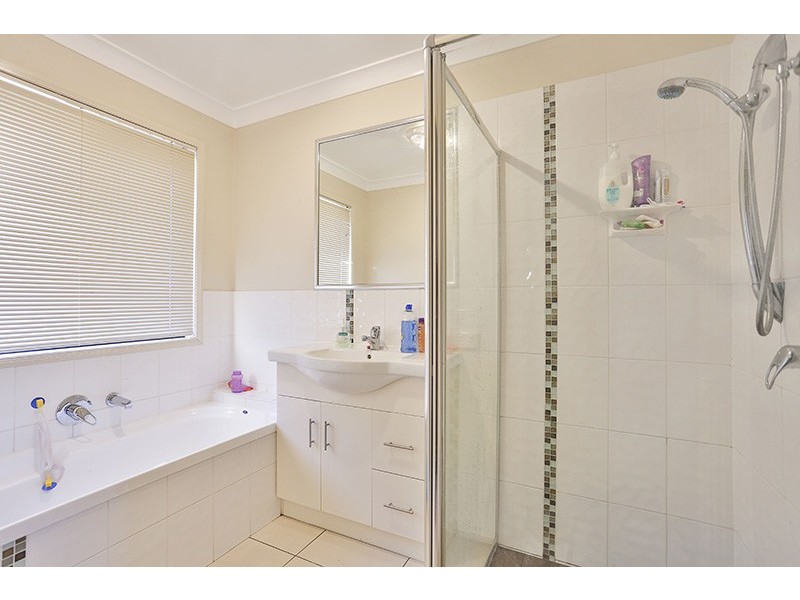 4 Barambah Street, Glenvale QLD 4350