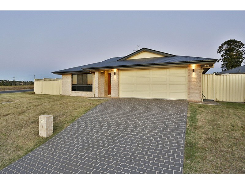 4 Barambah Street, Glenvale QLD 4350