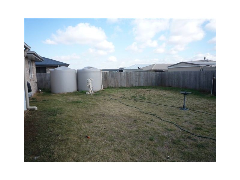 5 Clive Street, Oakey QLD 4401