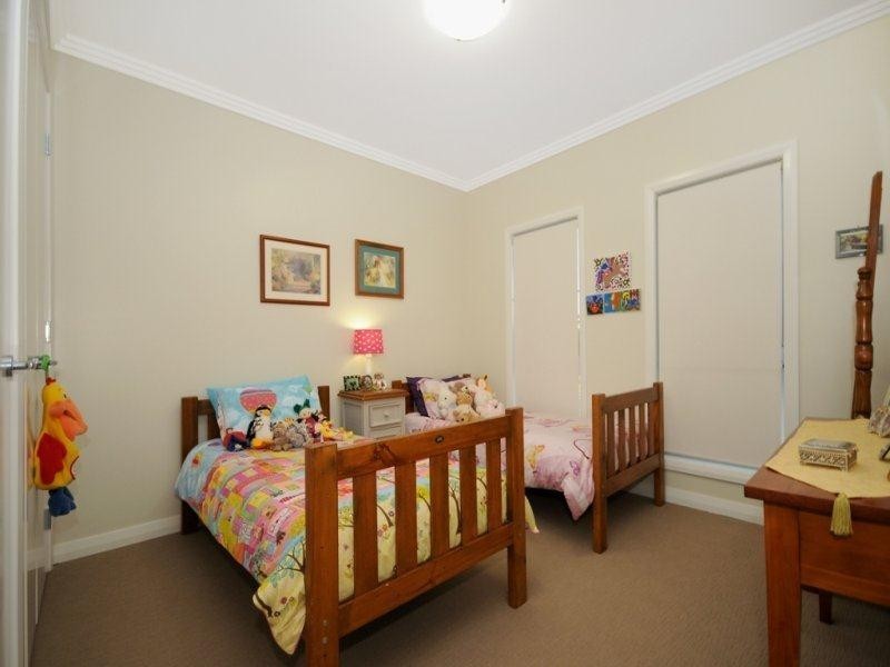 4 Gwenda Drive, Westbrook QLD 4350