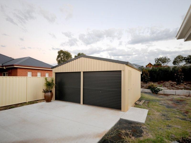 4 Gwenda Drive, Westbrook QLD 4350