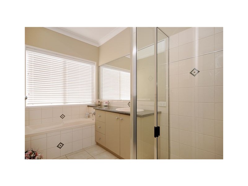 313 Ramsay Street, Middle Ridge QLD 4350