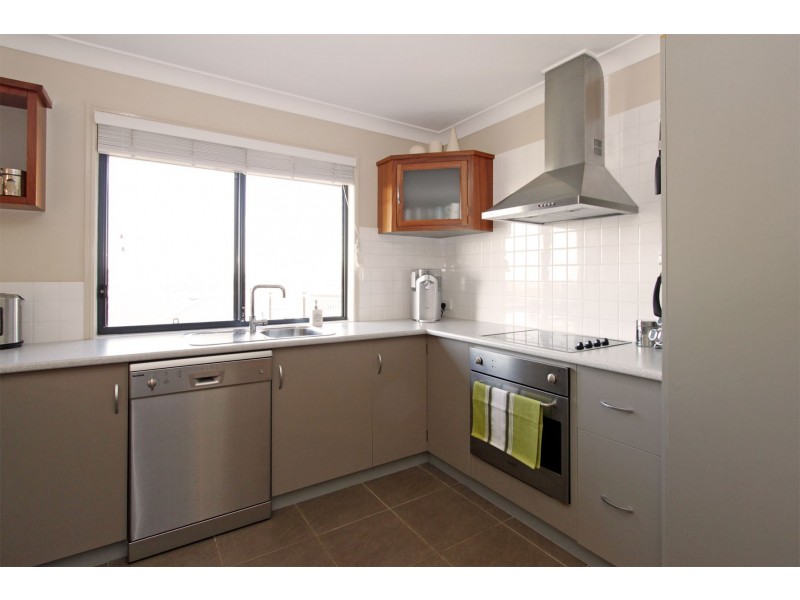 11 Edwin Street, Westbrook QLD 4350