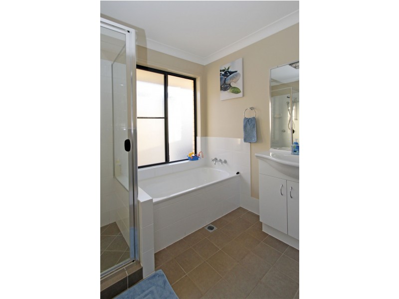 11 Edwin Street, Westbrook QLD 4350