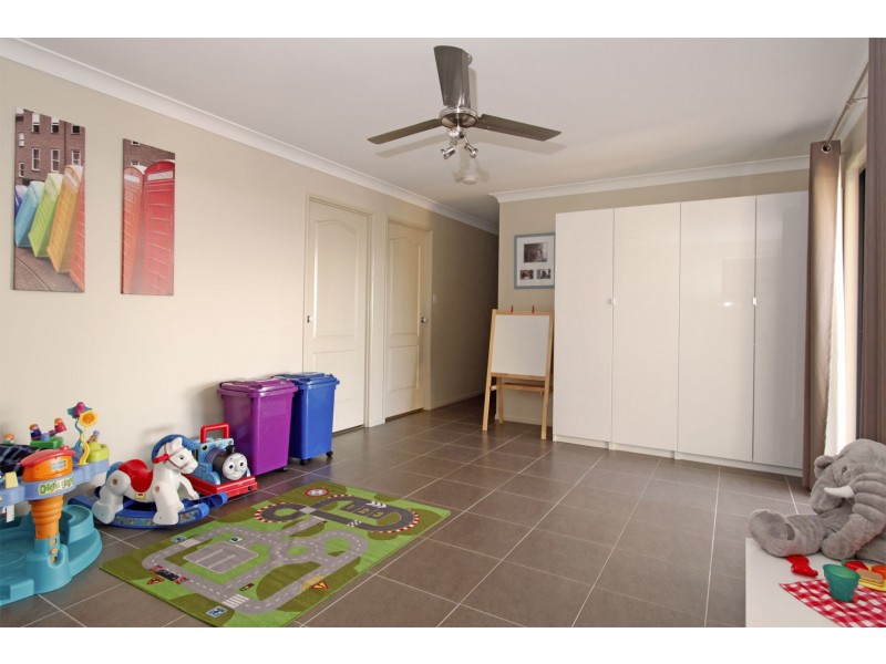 11 Edwin Street, Westbrook QLD 4350