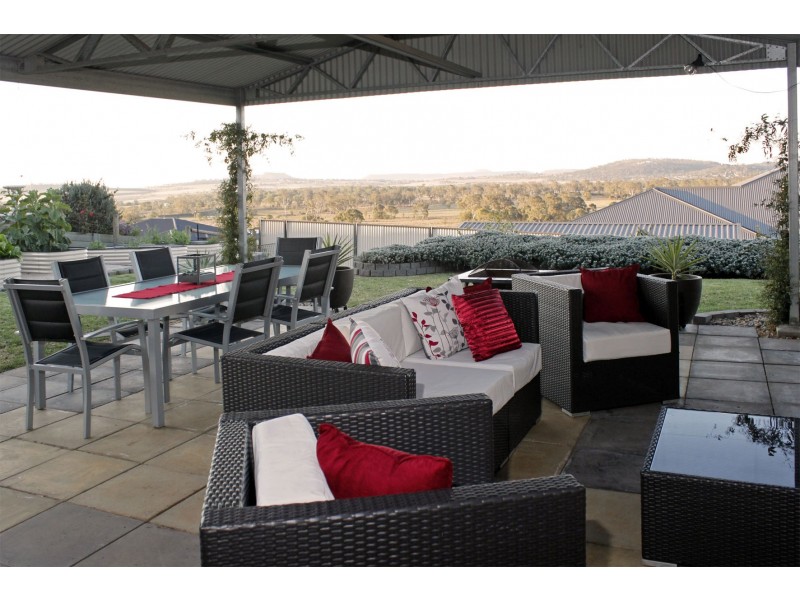 11 Edwin Street, Westbrook QLD 4350