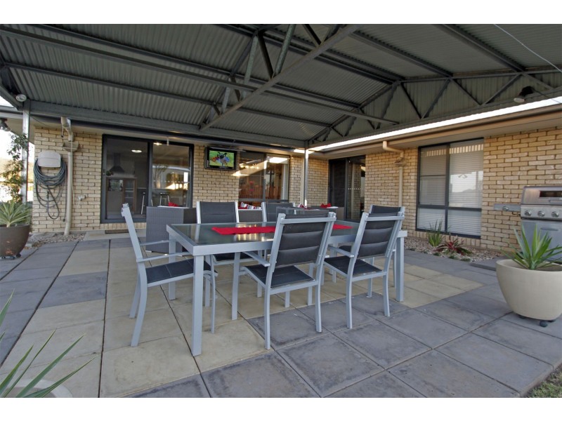 11 Edwin Street, Westbrook QLD 4350