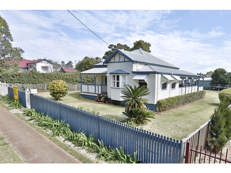 253 Geddes Street, Centenary Heights QLD 4350
