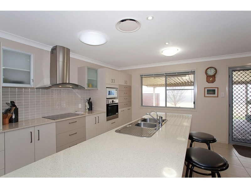 32 Bunya View Drive, Highfields QLD 4352
