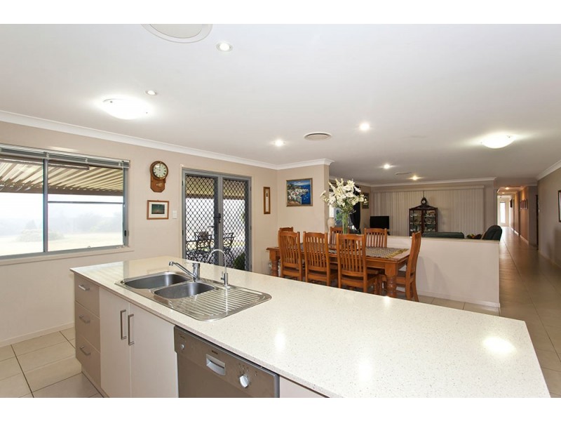 32 Bunya View Drive, Highfields QLD 4352