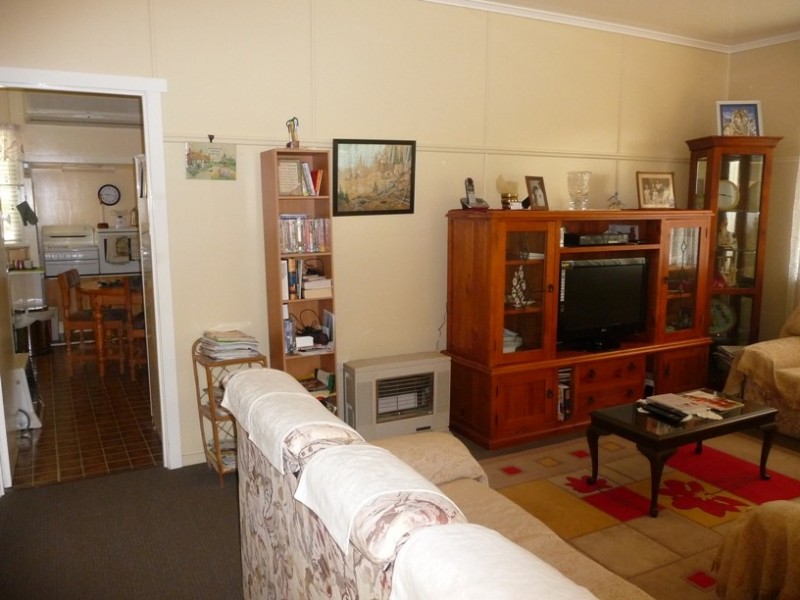 17 Llewellyn Street, Centenary Heights QLD 4350