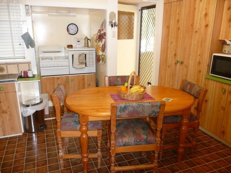 17 Llewellyn Street, Centenary Heights QLD 4350