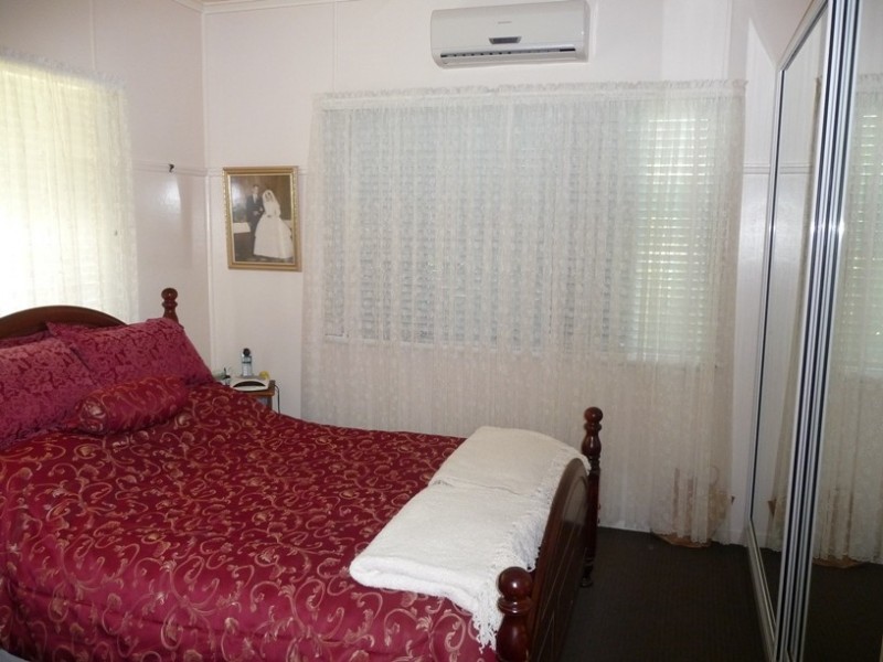 17 Llewellyn Street, Centenary Heights QLD 4350