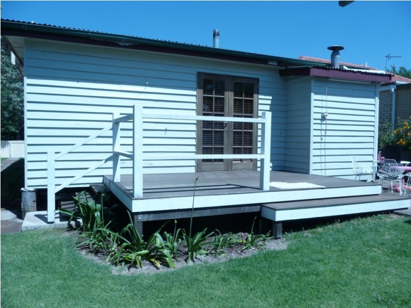 126 Stuart Street, Mount Lofty QLD 4350