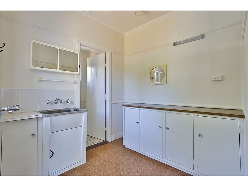 8 Campbell Street, East Toowoomba QLD 4350