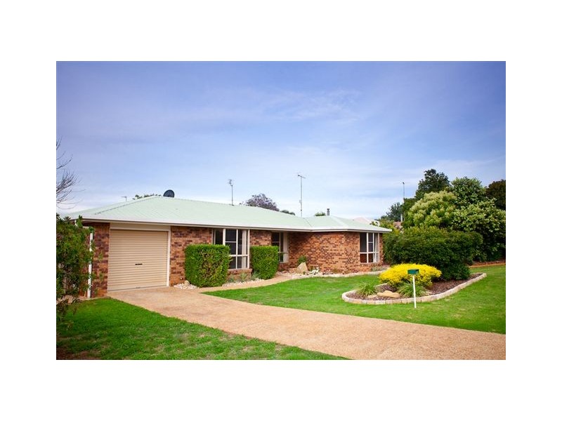 29 Lorraine Crescent, Centenary Heights QLD 4350