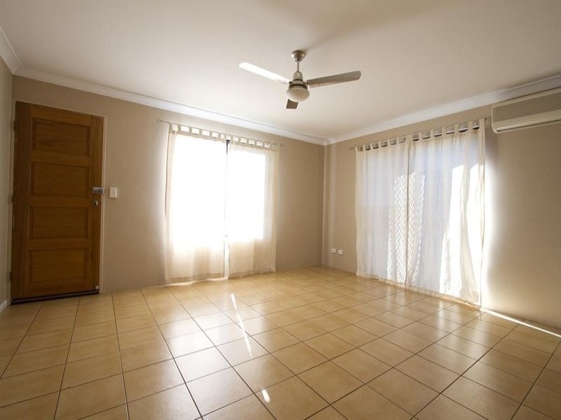 1/16 Pascoe Lane, Harlaxton QLD 4350