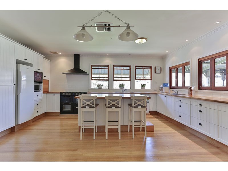 32 Goombungee Road, Kingsthorpe QLD 4400