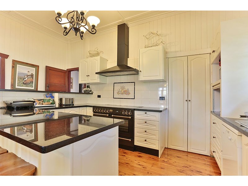 164 Taylor Street, Newtown QLD 4350