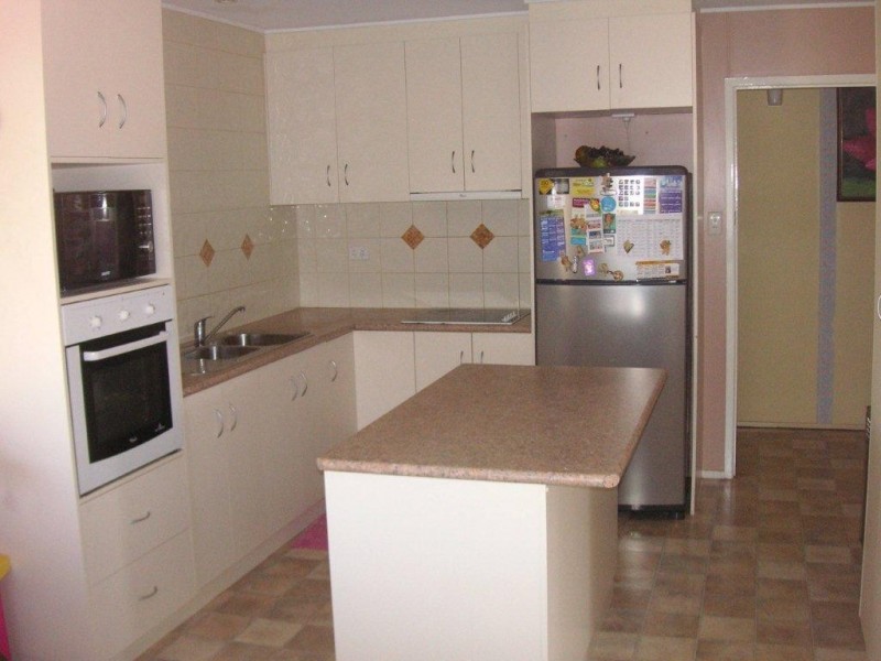 28 Tara Street, Wilsonton QLD 4350