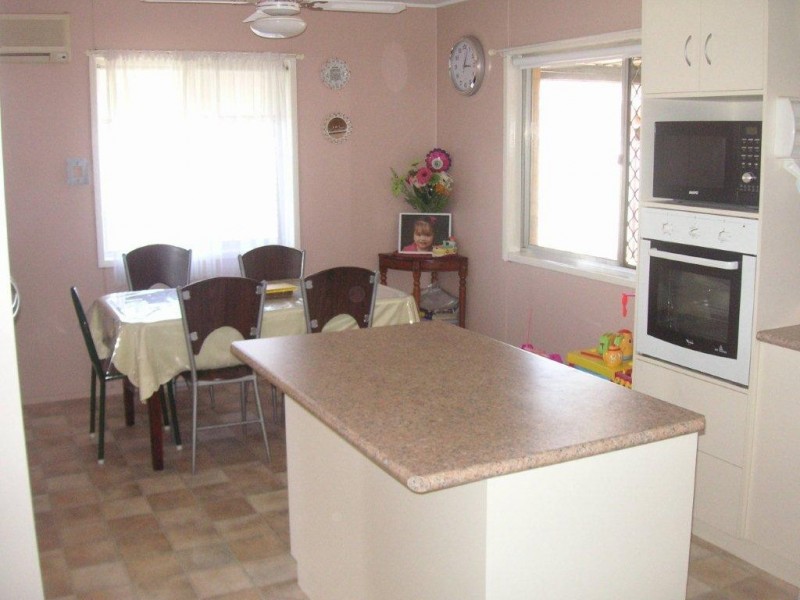 28 Tara Street, Wilsonton QLD 4350