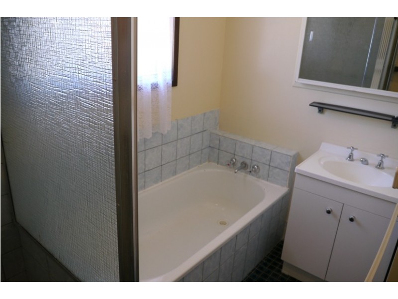 28 Matthews Street, Harristown QLD 4350