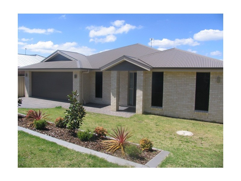 14 High Court Drive, Wilsonton Heights QLD 4350