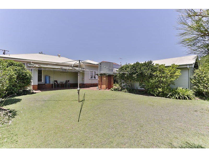 1B Wallace Street, Newtown QLD 4350