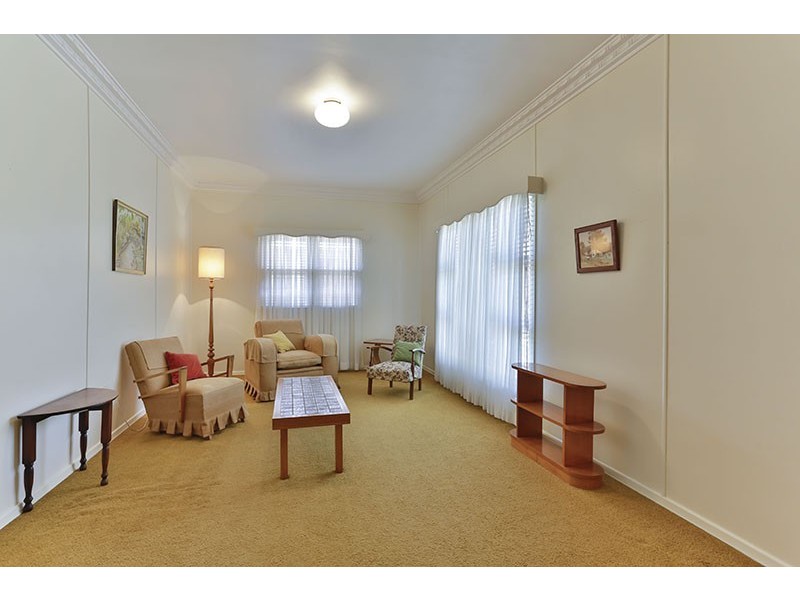 1B Wallace Street, Newtown QLD 4350