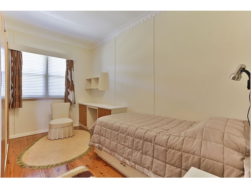 1B Wallace Street, Newtown QLD 4350