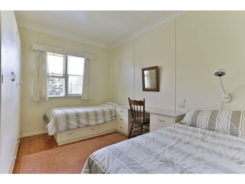 1B Wallace Street, Newtown QLD 4350