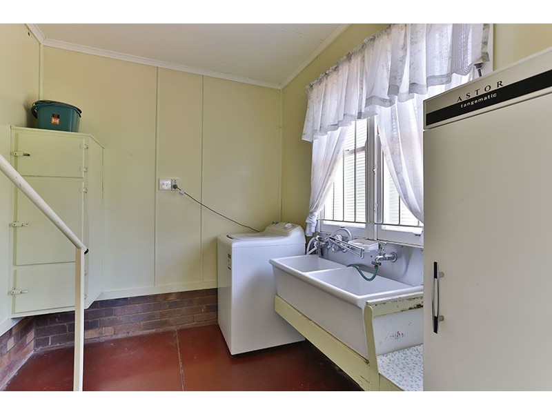 1B Wallace Street, Newtown QLD 4350