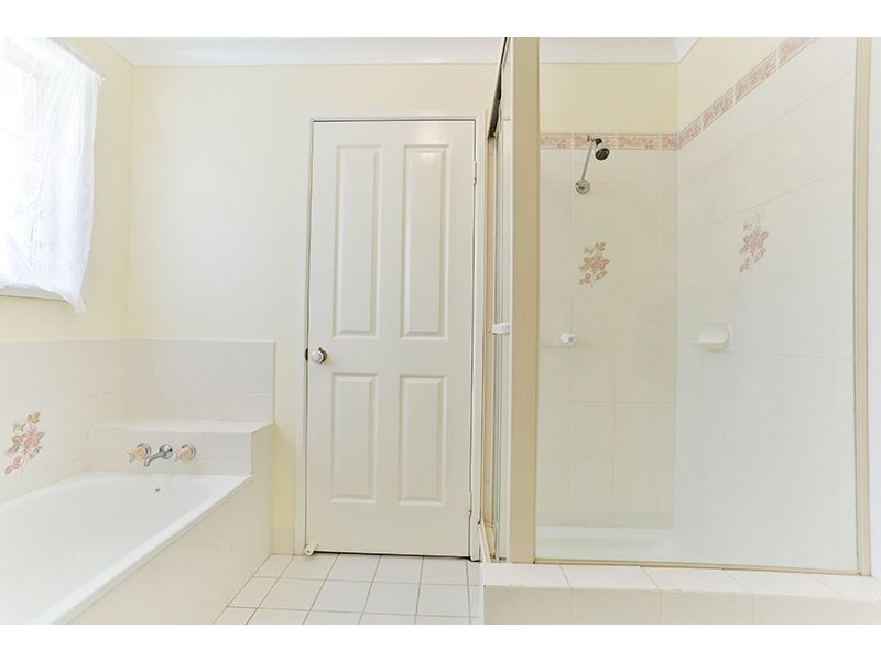 10 Windorah Close, Glenvale QLD 4350
