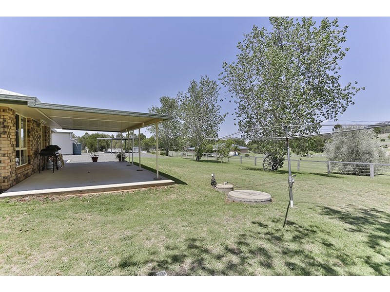 10 Windorah Close, Glenvale QLD 4350
