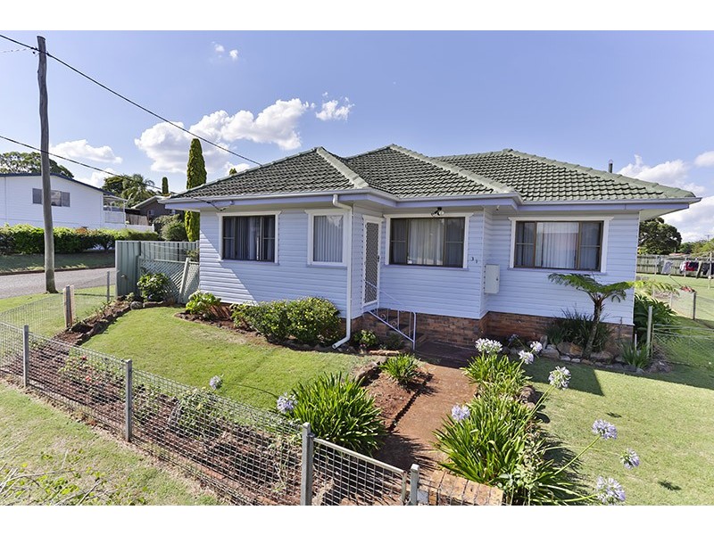 31 Welcombe Avenue, Rockville QLD 4350