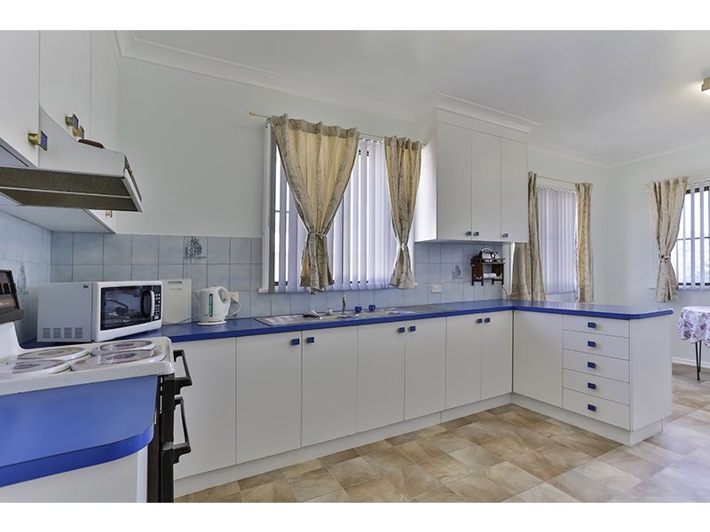 31 Welcombe Avenue, Rockville QLD 4350