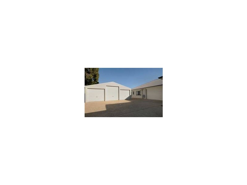 451 Mackenzie Street, Middle Ridge QLD 4350