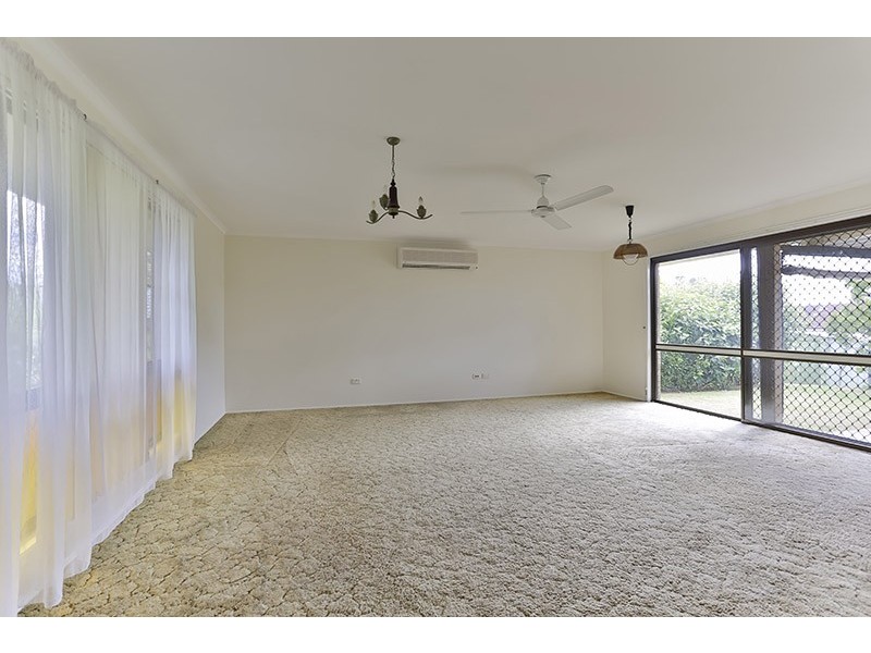 10 Wessex Street, Harristown QLD 4350