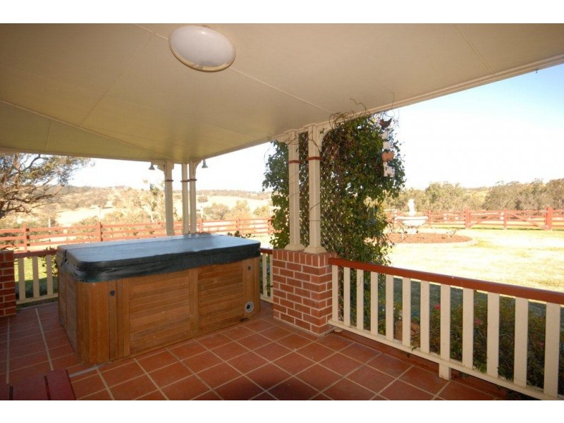 4011 Esk – Hampton Road, Ravensbourne QLD 4352