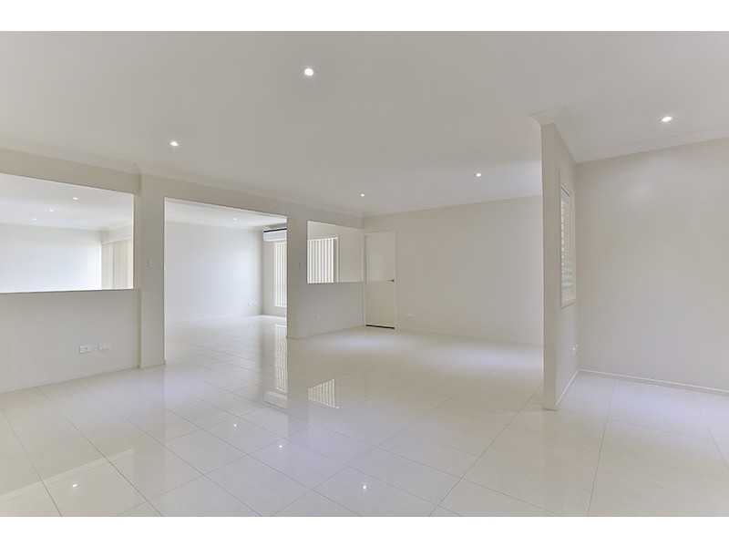 15 Rubie Court, Westbrook QLD 4350