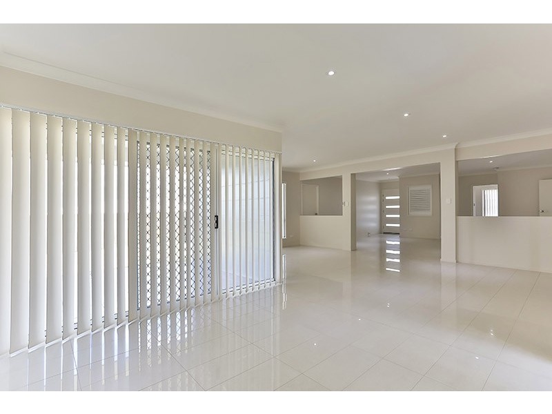 15 Rubie Court, Westbrook QLD 4350