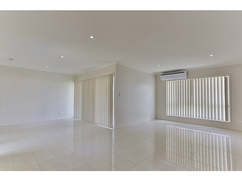 15 Rubie Court, Westbrook QLD 4350