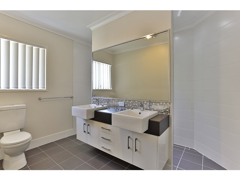 15 Rubie Court, Westbrook QLD 4350